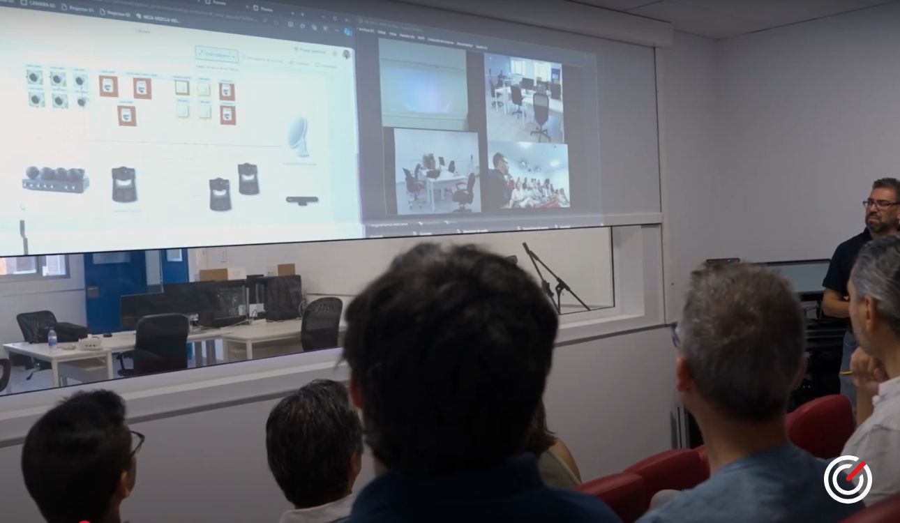 aula HyFlex interactiva - tecnología audiovisual híbrida